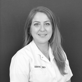 Dr. Selin Kumral