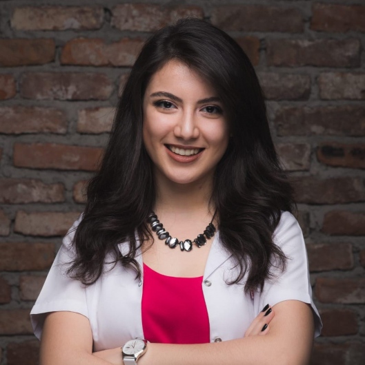 Dr. Nilay Kömür