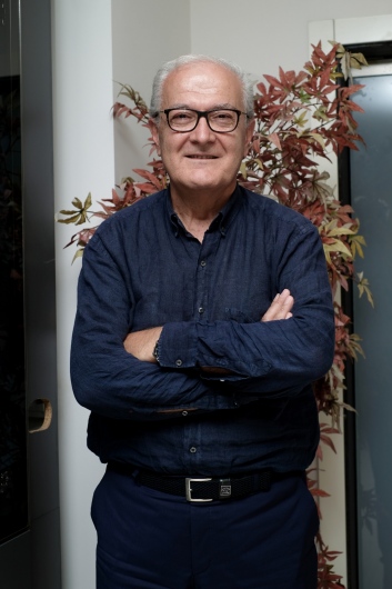 Prof. Dr. Tarık Yazar