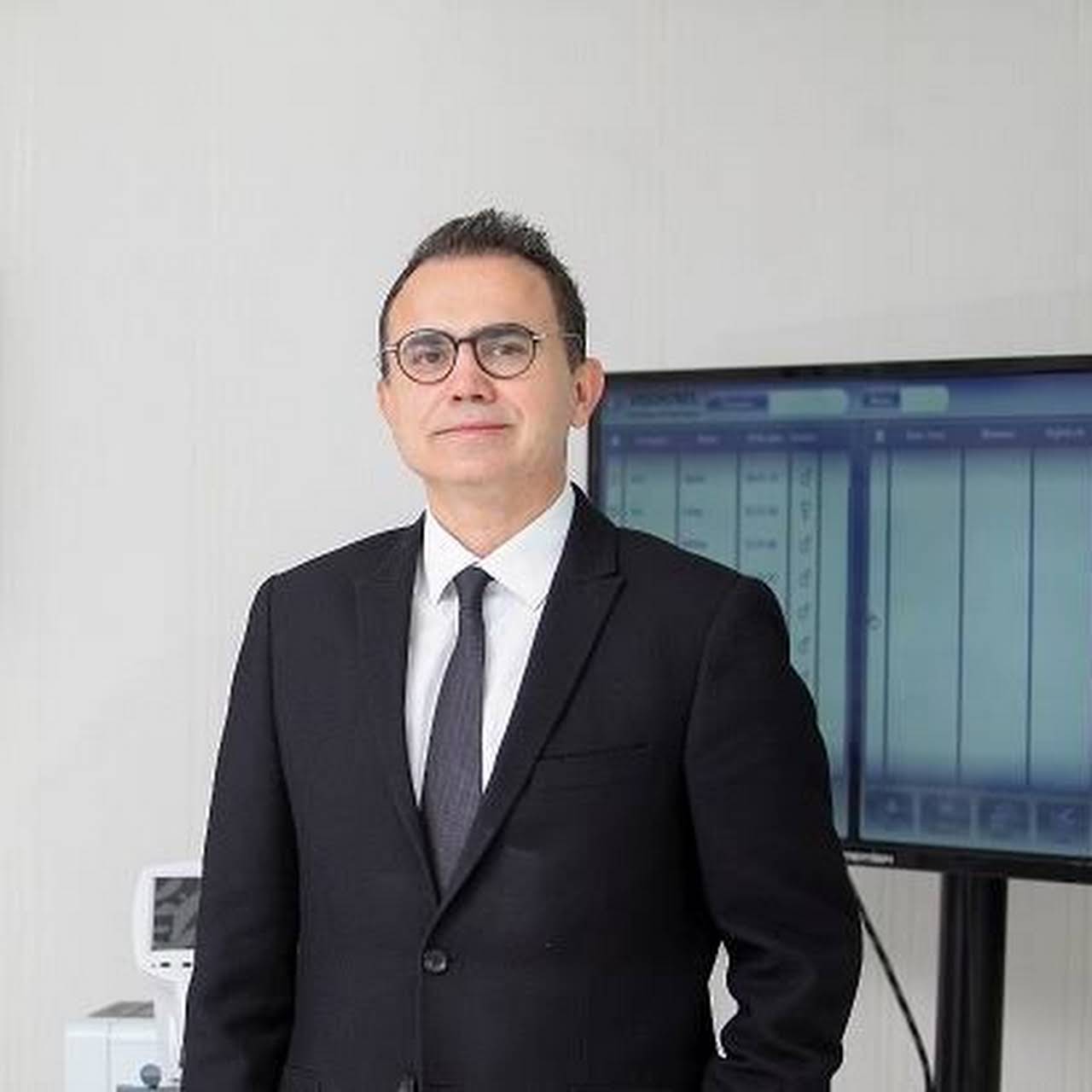 Op. Dr. Hakan Yüzer