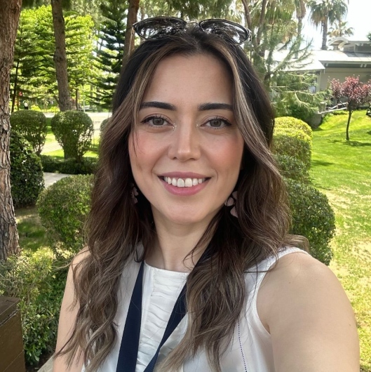 Dr. Öznur Özlü