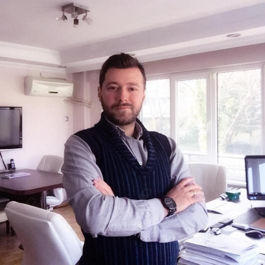 Uzm. Dr. Ata Kaan Akarsu